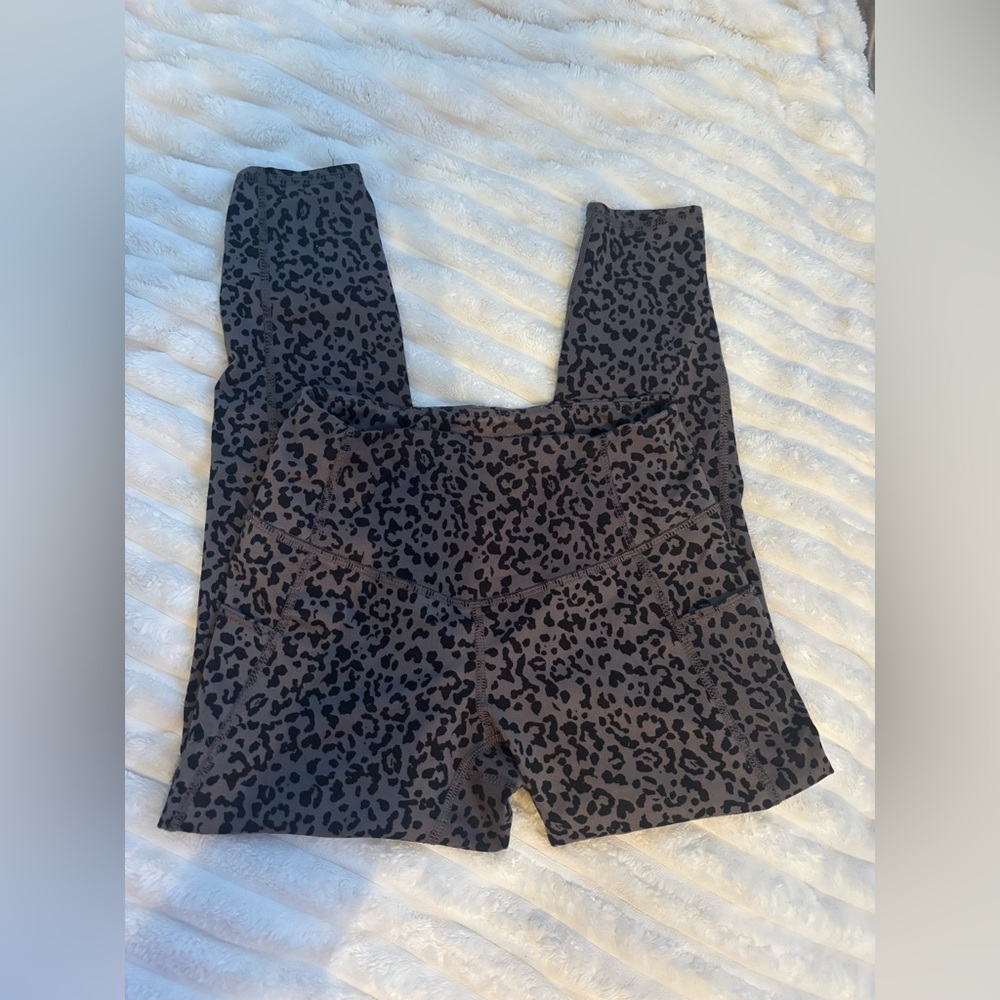 Grey Cheetah Leggings